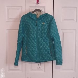 The North Face light weight windbreaker zip up hooded Jacket